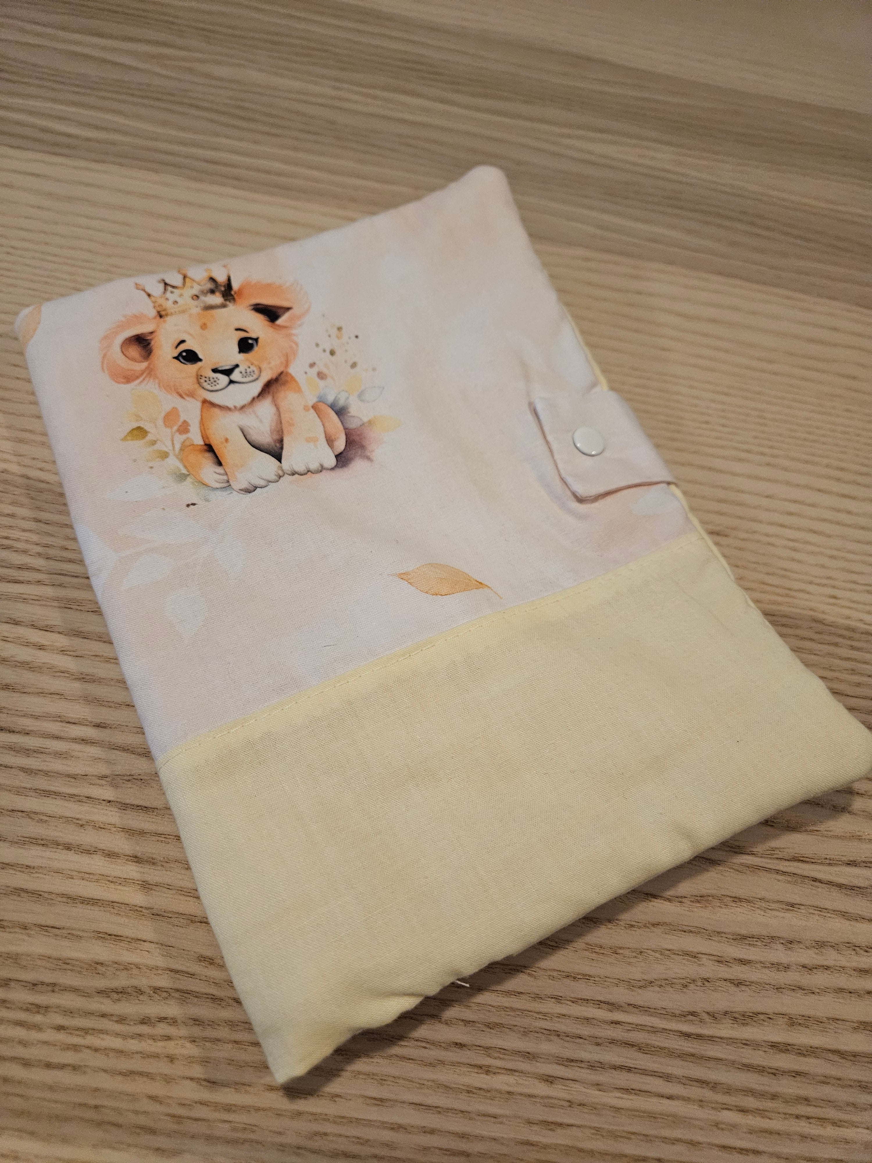 Protège carnet santé lionceau  + personnalisation