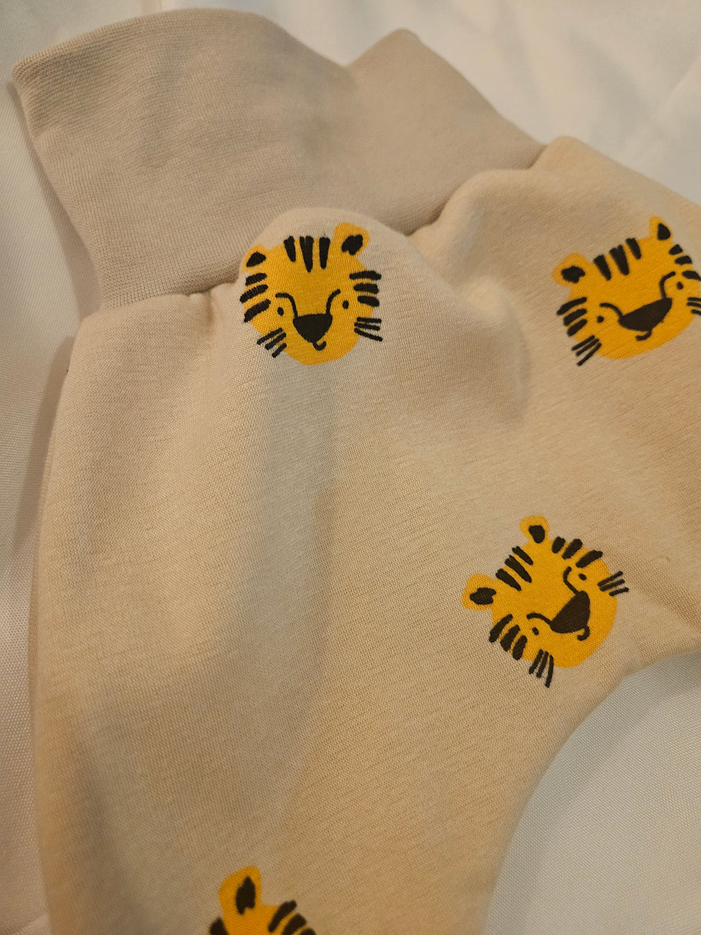 Sarouel lion tout chaud 3 mois